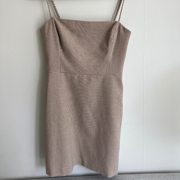 champagne color dress short – DELSAB BOUTIQUE sleeveless and deep V Size:NWOT 6-7Y Cocktail wedding in March Chatoyant
